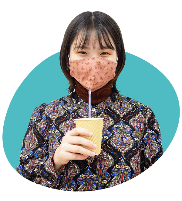 マスクをつけたままストロー